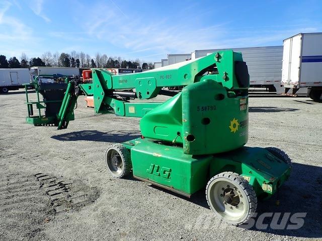 JLG E400AJPN 曲臂高空作業車