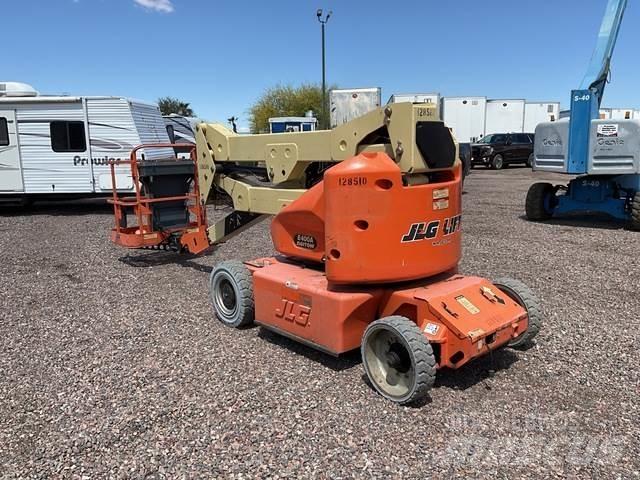 JLG E400AN 曲臂高空作業車