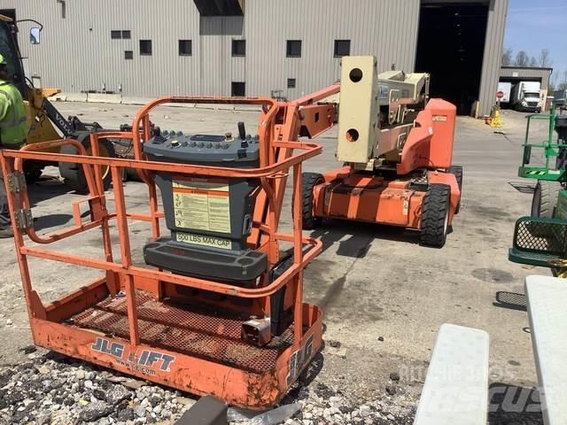 JLG E450AJ 曲臂高空作業車