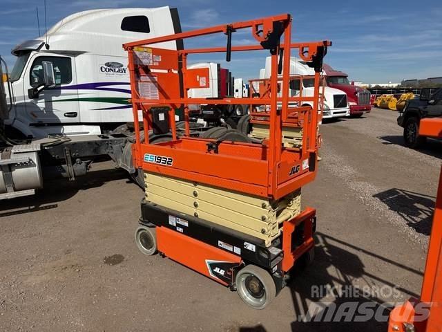 JLG ES1932 剪式升降機