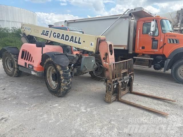 JLG G6-42A 伸縮臂操作車