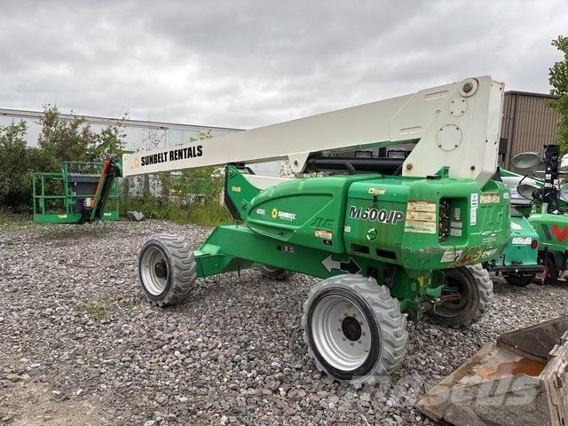 JLG M600JP 伸縮臂高空作業車