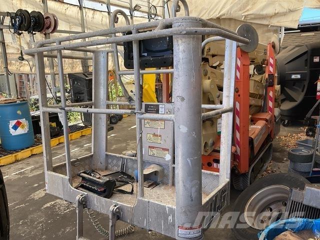 JLG X600AJ 曲臂高空作業車