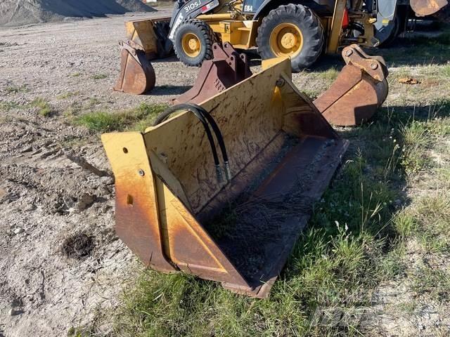 John Deere  反鏟裝載機