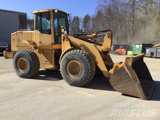 John Deere 624 輪胎式裝載機