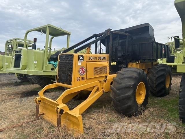 John Deere 640 集材機