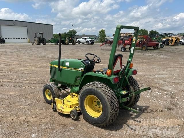 John Deere 770 小型曳引機