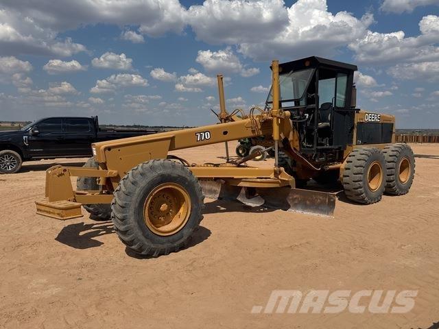 John Deere 770 平土機