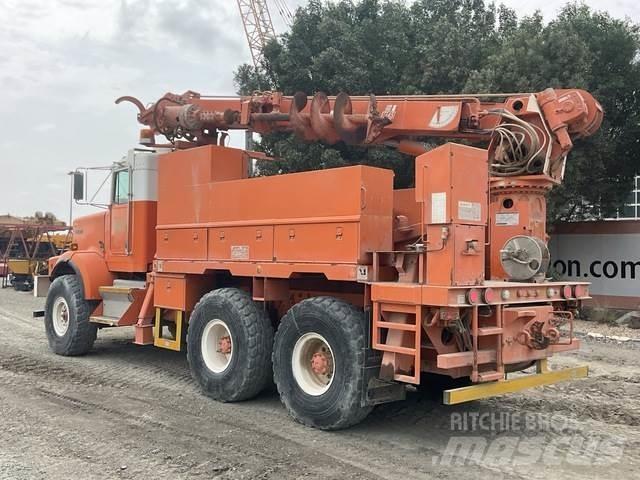 Kenworth C500 移動式鑽機車