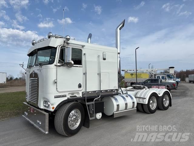 Kenworth K100 駕駛室與內部