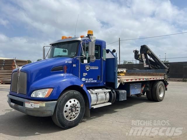 Kenworth T270 平板式/側卸式卡車