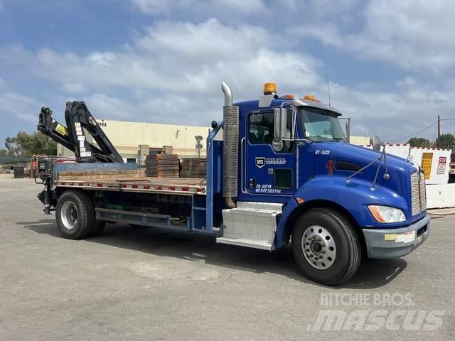 Kenworth T270 平板式/側卸式卡車