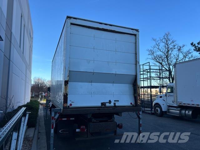 Kenworth T270 貨箱式卡車