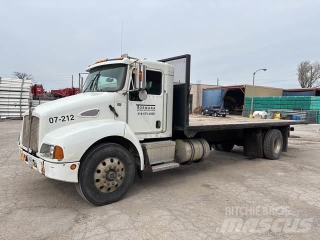 Kenworth T300 平板式/側卸式卡車