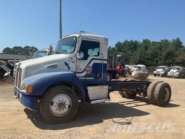 Kenworth T300 駕駛室與內部