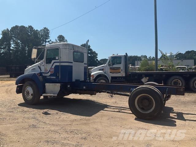 Kenworth T300 駕駛室與內部