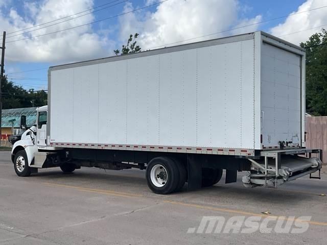 Kenworth T300 貨箱式卡車