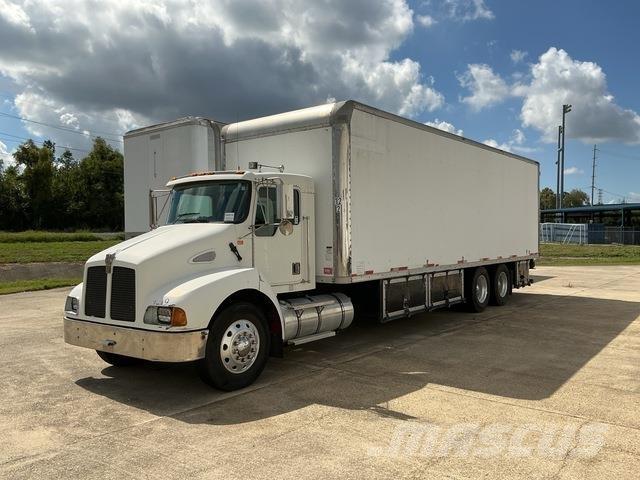 Kenworth T300 貨箱式卡車