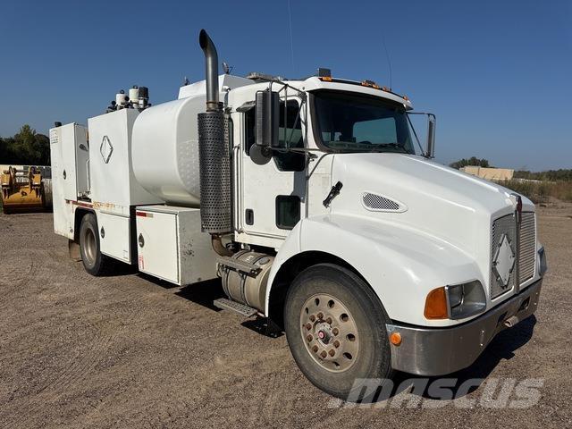 Kenworth T300 運油車