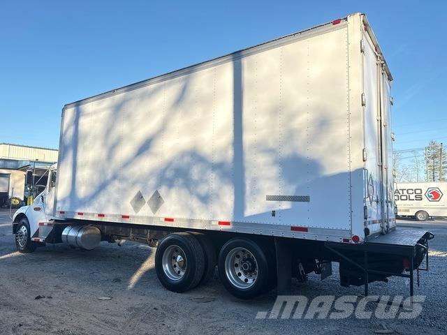 Kenworth T300 貨箱式卡車