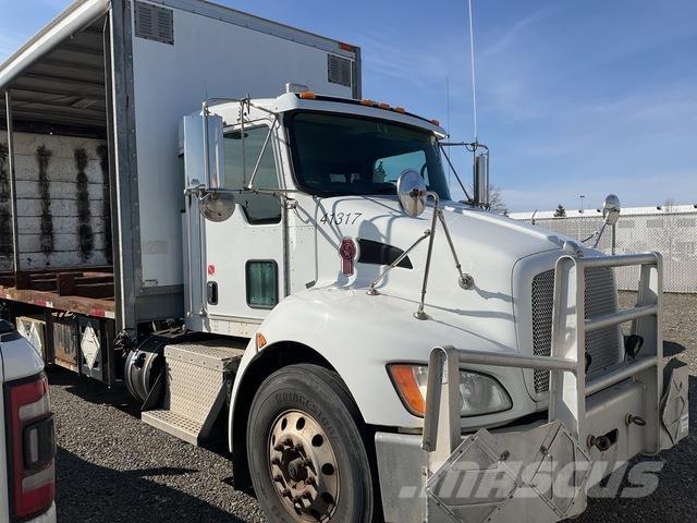 Kenworth T370 篷布卡車