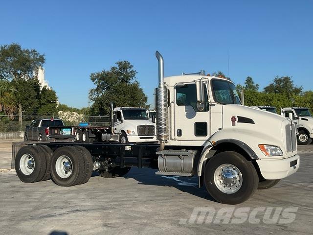 Kenworth T370 駕駛室與內部