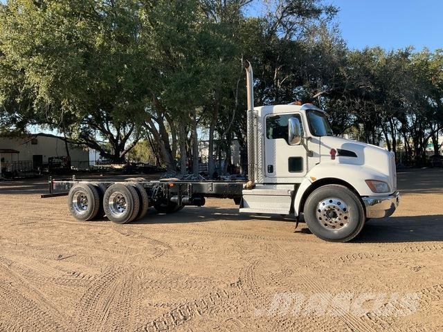 Kenworth T370 駕駛室與內部