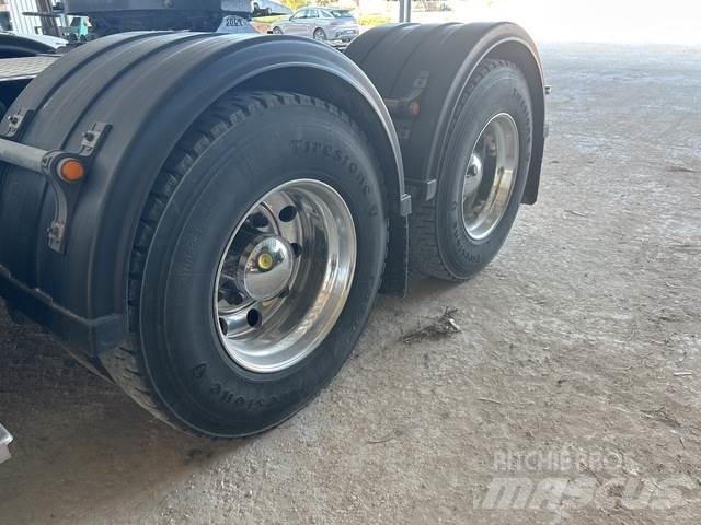 Kenworth T409 曳引機組件