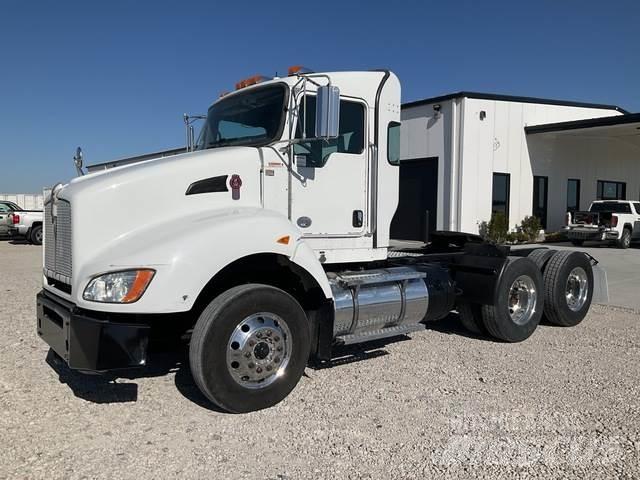Kenworth T440 曳引機組件