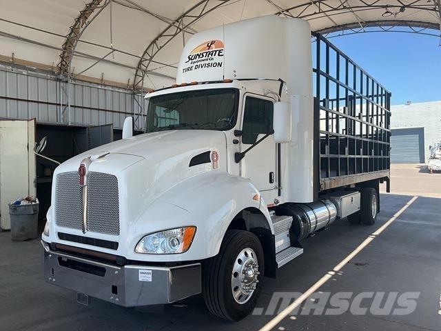Kenworth T440 平板式/側卸式卡車