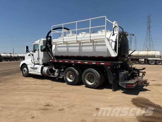 Kenworth T660 組合/真空油槽車