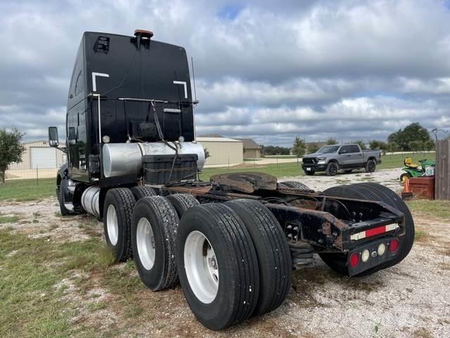 Kenworth T700 曳引機組件