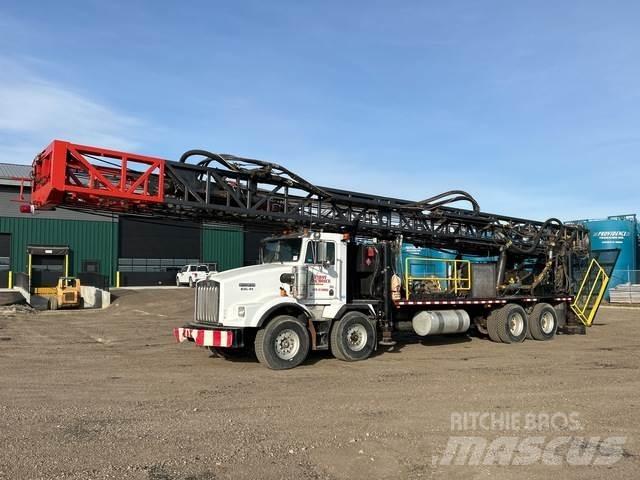 Kenworth T800 移動式鑽機車