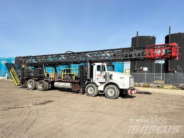Kenworth T800 移動式鑽機車
