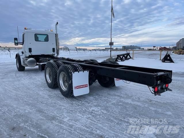 Kenworth T880 駕駛室與內部