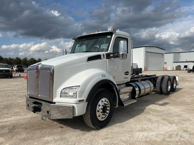 Kenworth T880 駕駛室與內部