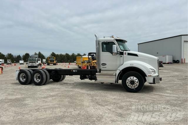 Kenworth T880 駕駛室與內部