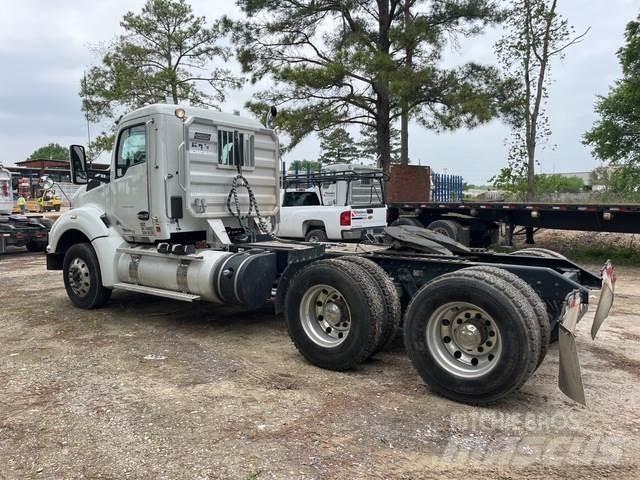 Kenworth T880 曳引機組件