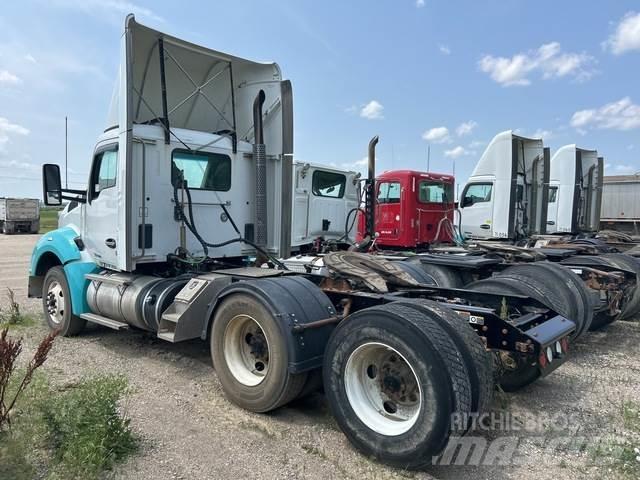 Kenworth T880 曳引機組件