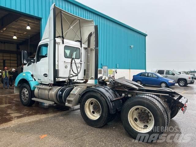 Kenworth T880 曳引機組件