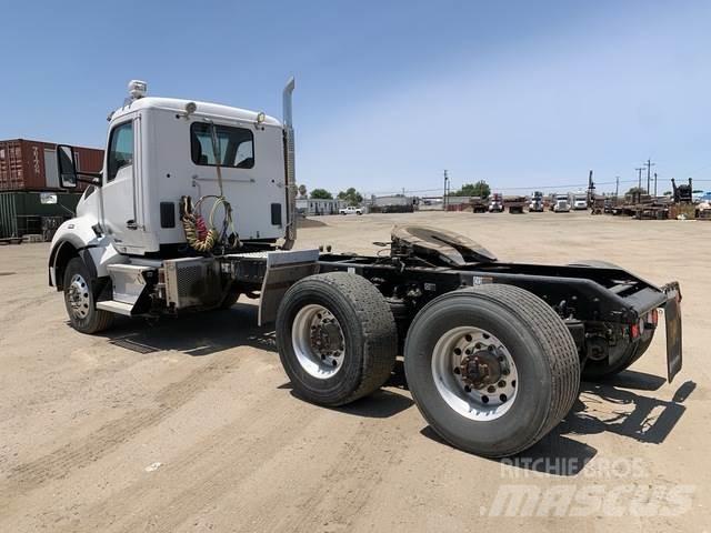 Kenworth T880 曳引機組件