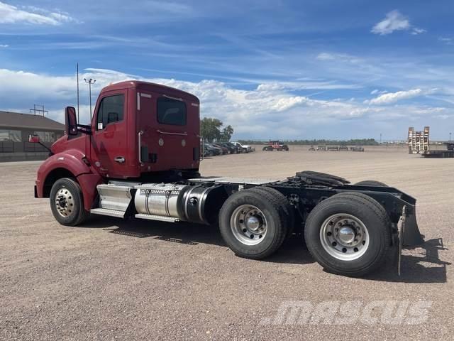 Kenworth T880 曳引機組件