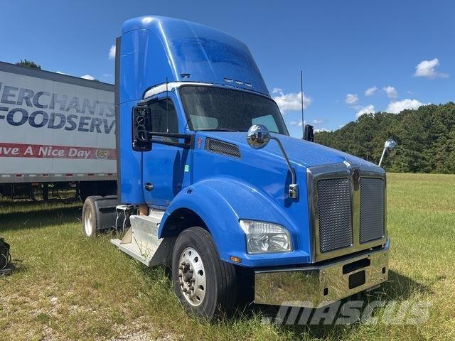 Kenworth T880 曳引機組件