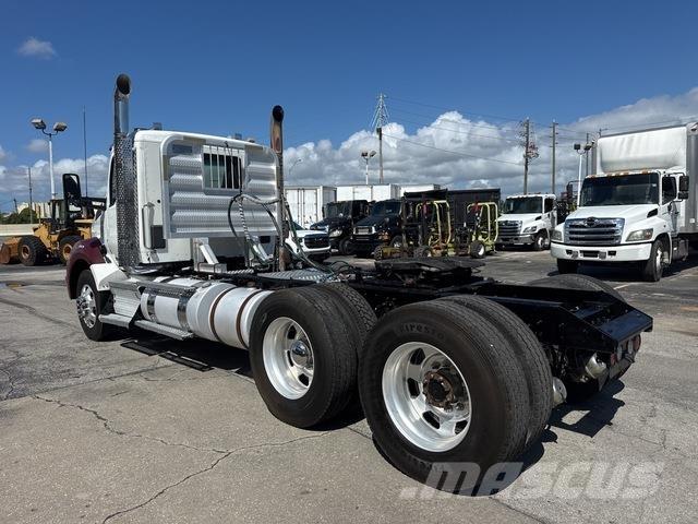 Kenworth T880 曳引機組件
