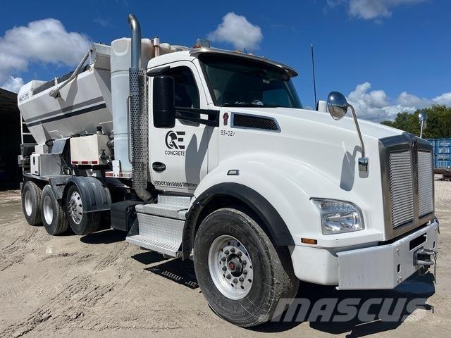 Kenworth T880 混凝土車