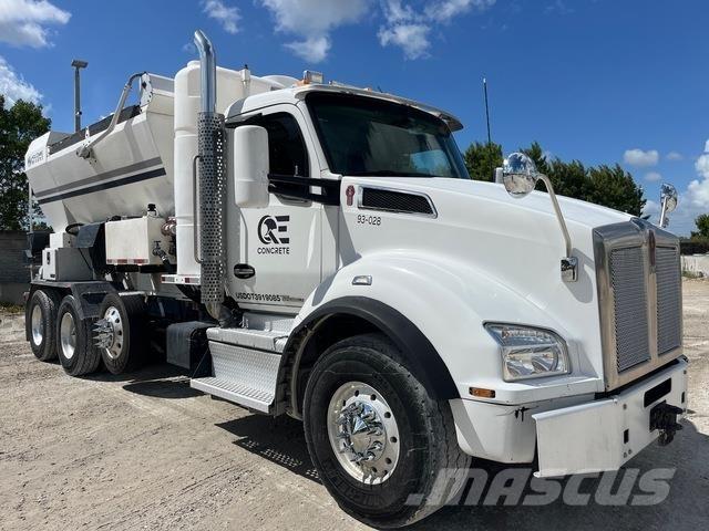 Kenworth T880 混凝土車