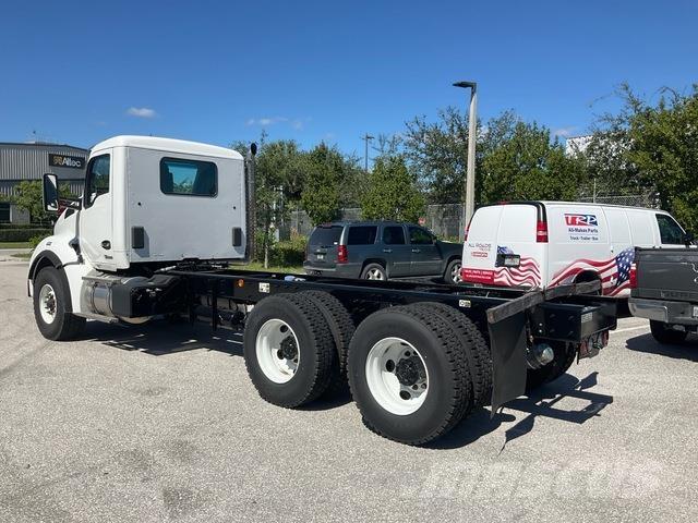 Kenworth T880 駕駛室與內部