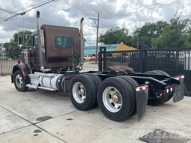 Kenworth W900 曳引機組件