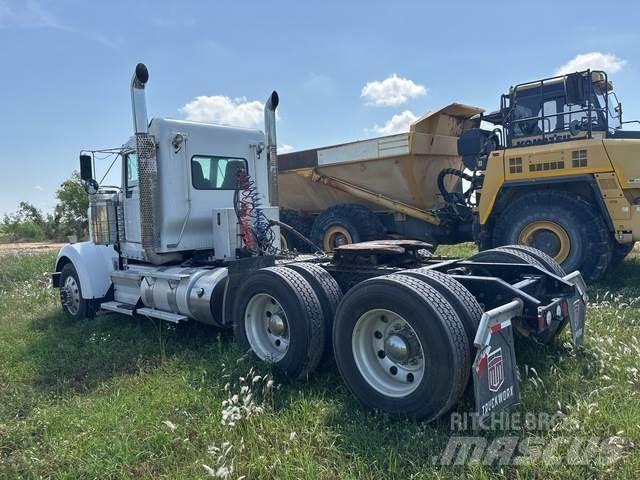 Kenworth W900 曳引機組件