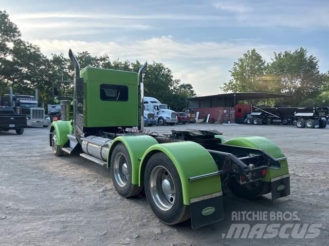 Kenworth W900 曳引機組件
